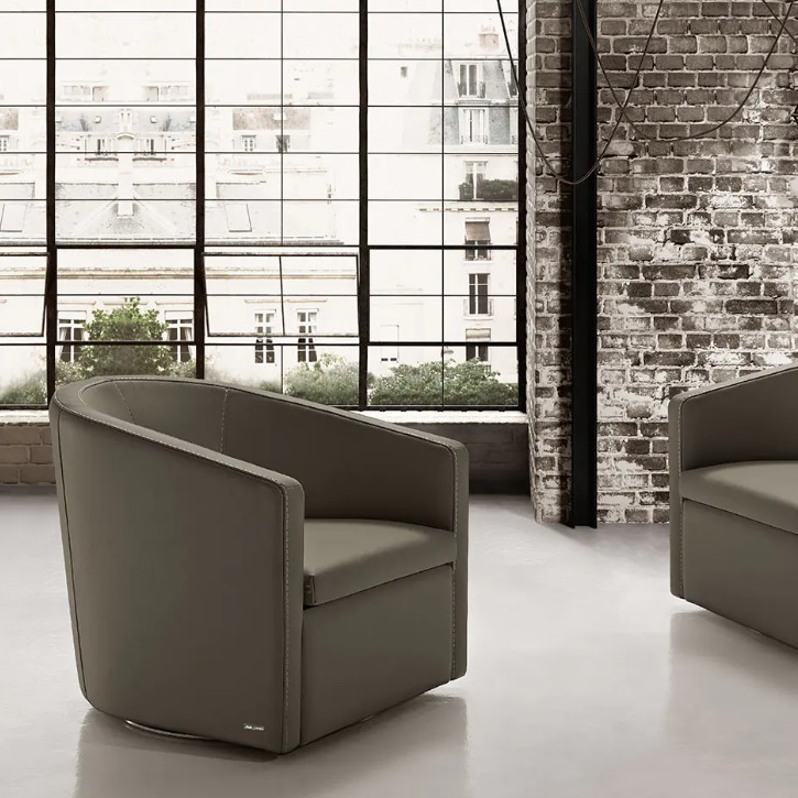 Pretty Armchair - Thumbnail 3