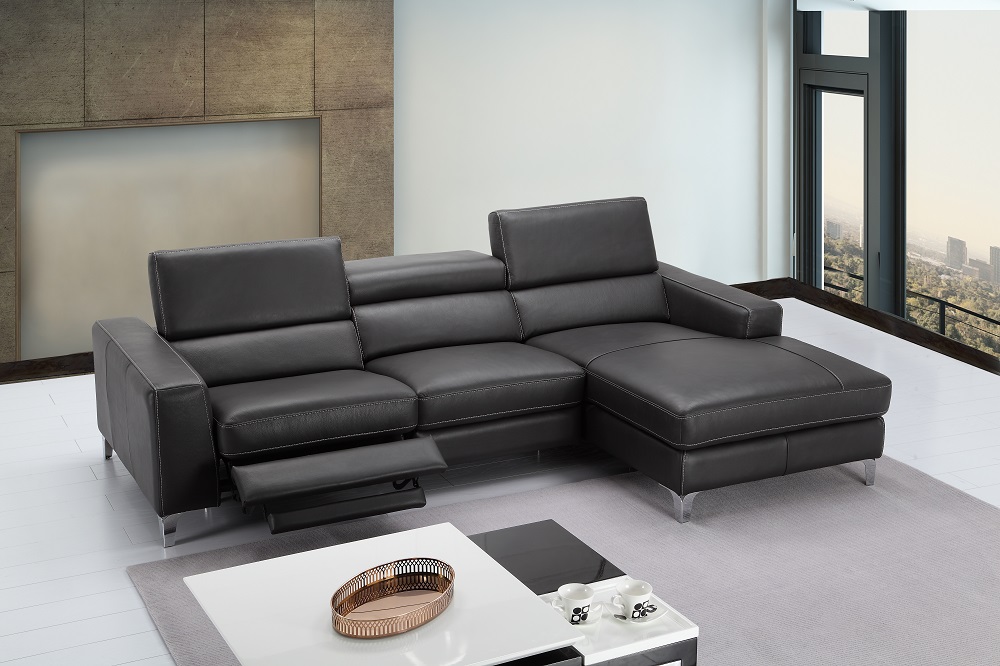 Ariana in Right Hand Facing Chaise Sectional