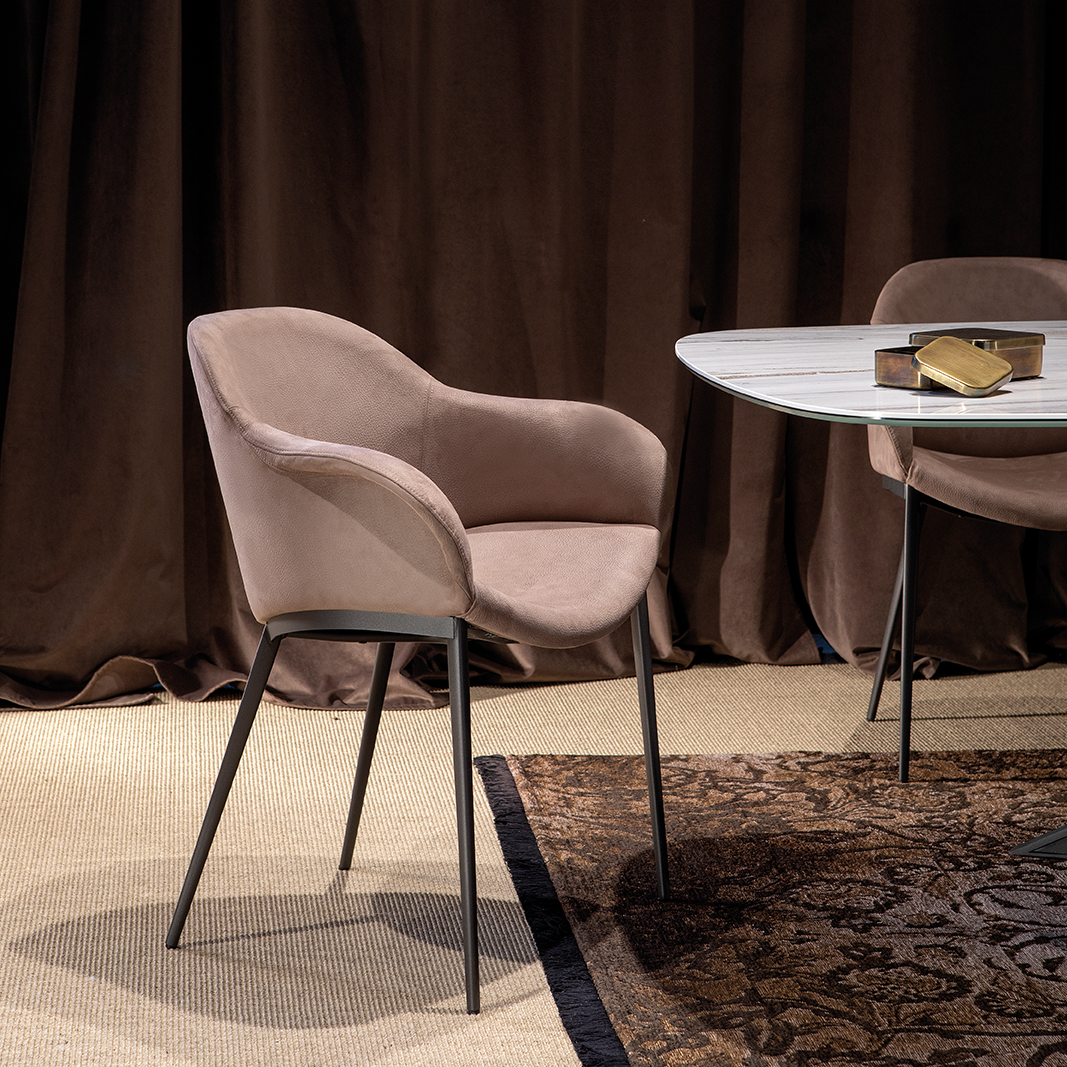 Tonin Casa Hug Chair - Thumbnail 4