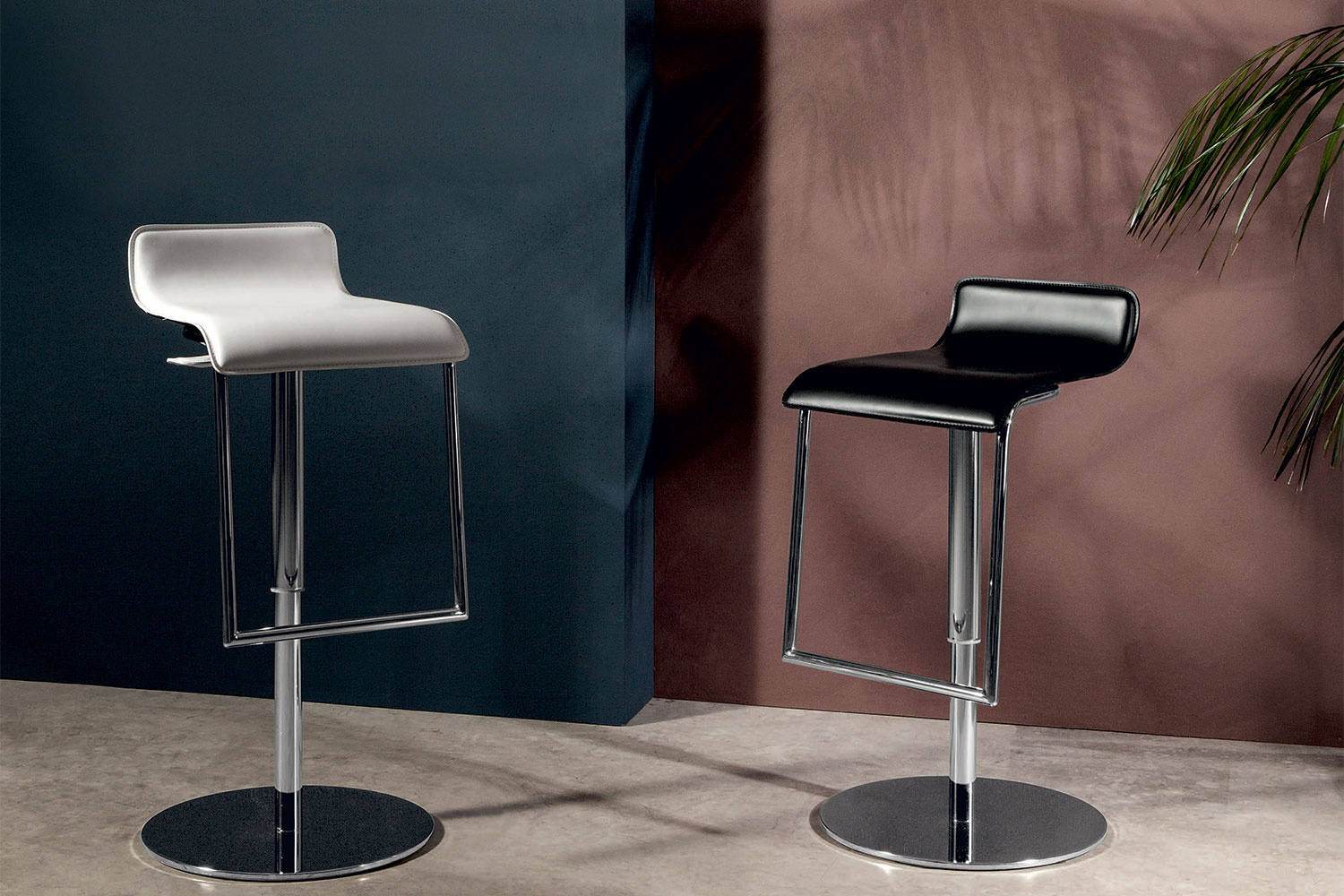 Milano Bar Stool - Thumbnail 4