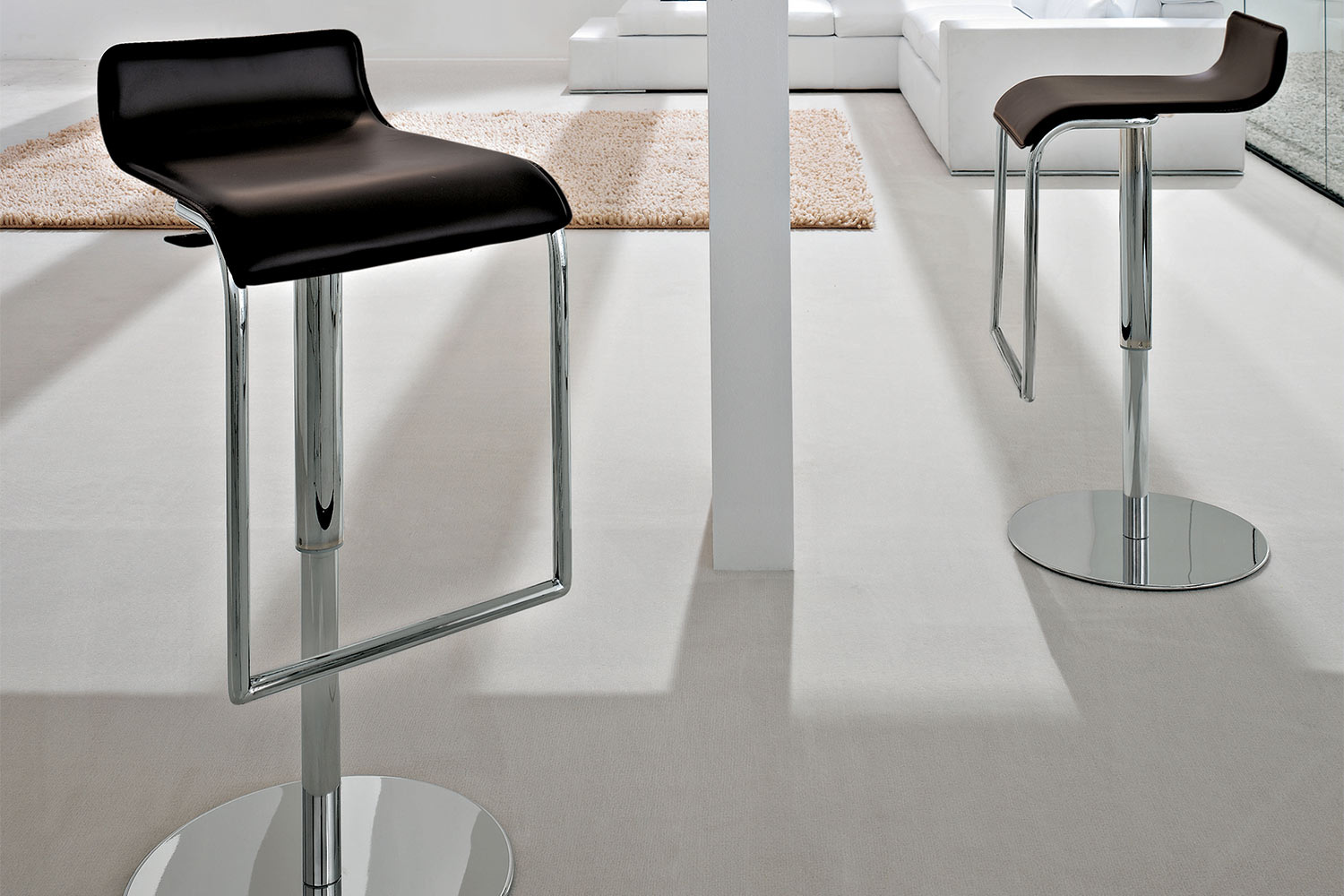 Milano Bar Stool - Thumbnail 5